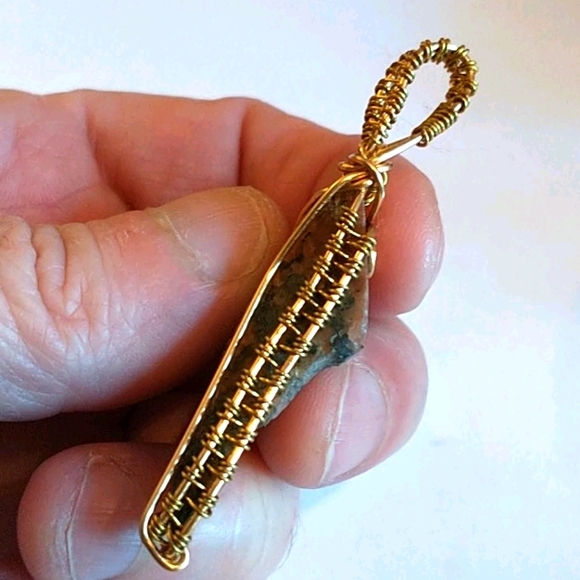 🇨🇦Hand Polished Pendant - Picture 3 of 5